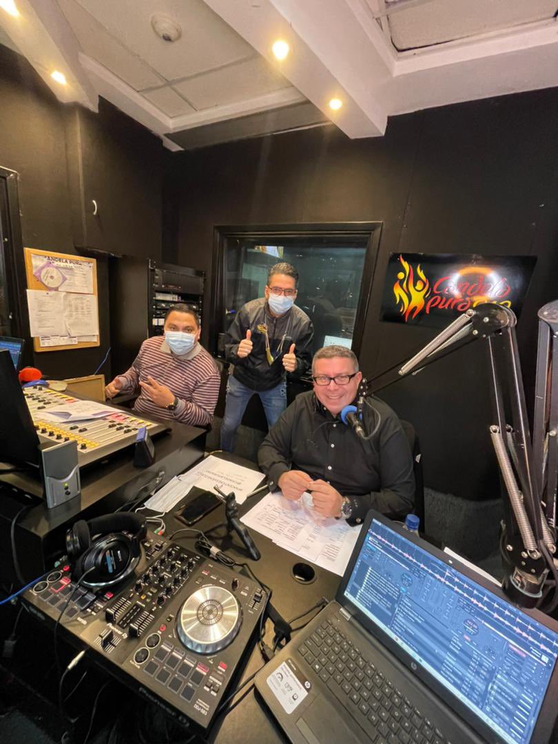 YSAIASBELLOC's tweet photo. @laromantica889 Me quedaré nuevamente en este amanecer Gaitero son lo mejor saludos y mis felicitaciones a todos son lo mejor  @CesarJavierG @josuedj25 @candelapura_fm @laromantica889 @lafiesta106 @RQ910AM #fmcenteresvenezuela https://t.co/HhWfiUb5XQ