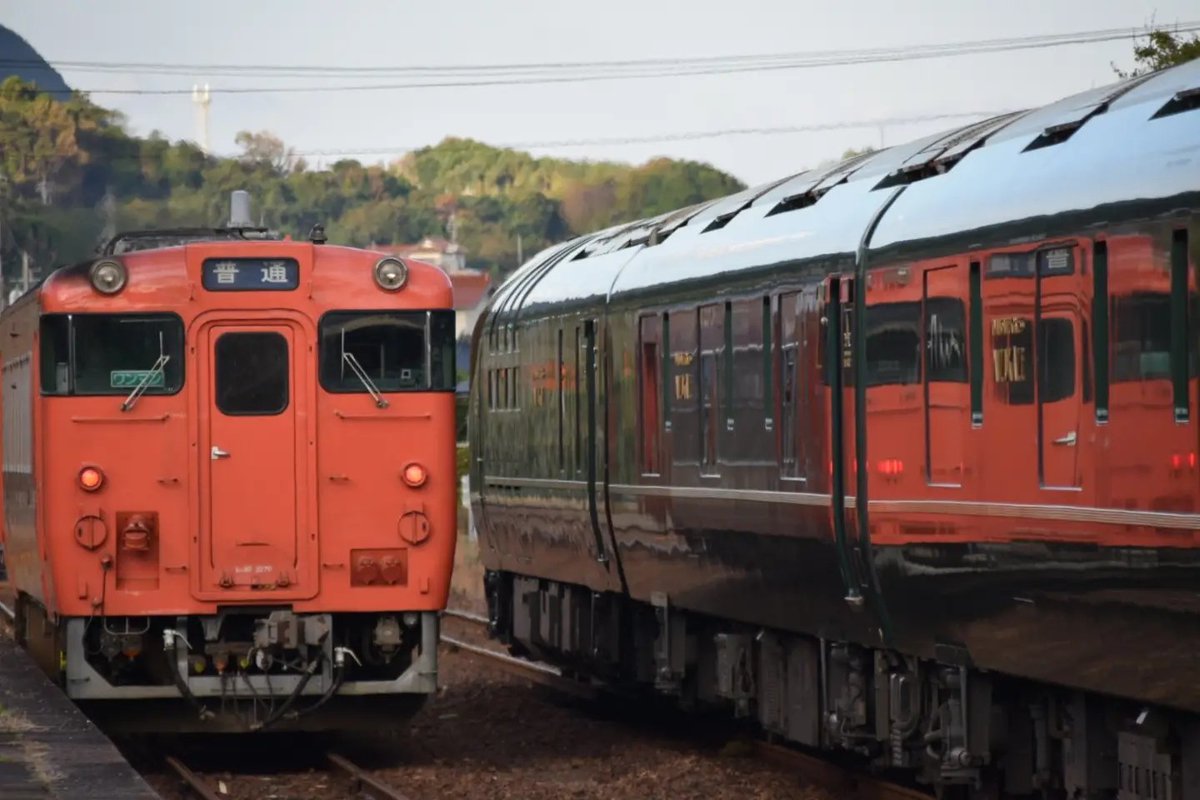 maqueen000's tweet photo. 今朝のトワイライトエクスプレス瑞風

キハ40とのコラボ中心に撮りました😊

益田駅では、長門市行き回送の発車と山口線のキハ40の到着のコラボを見ることができます😃 https://t.co/8cR2flmRTC