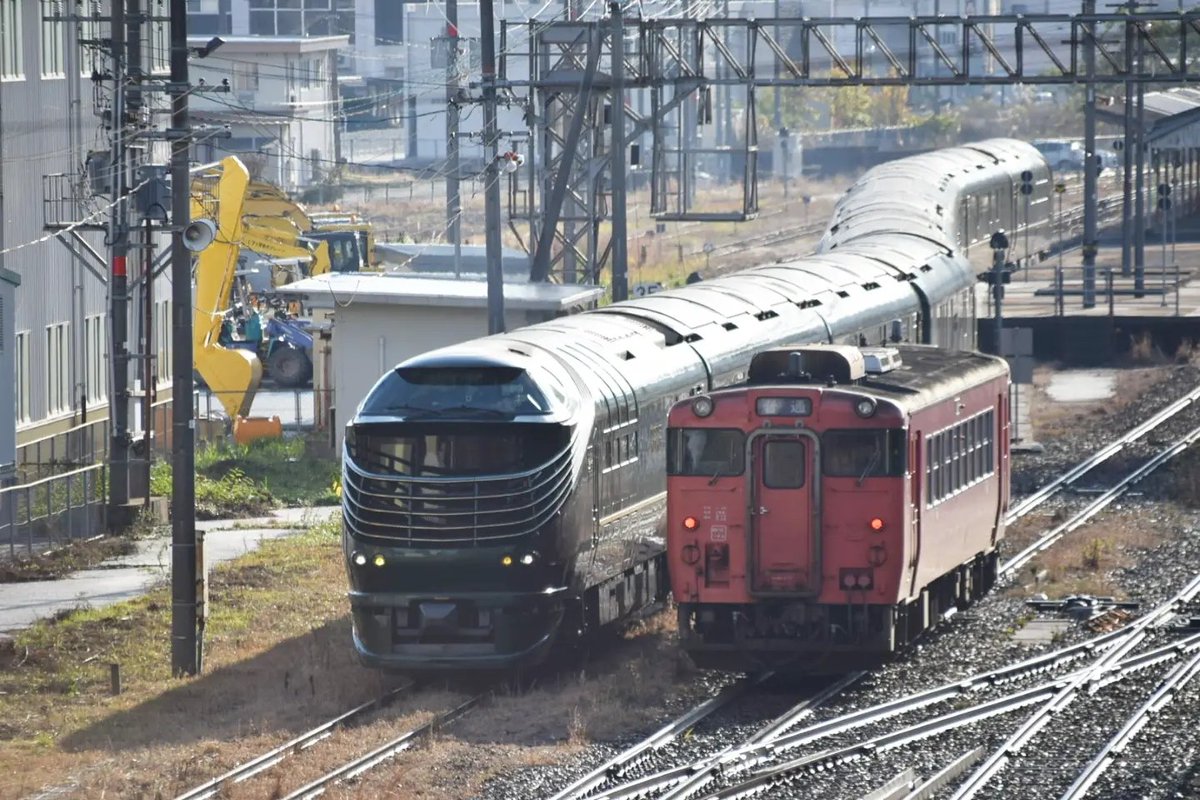 maqueen000's tweet photo. 今朝のトワイライトエクスプレス瑞風

キハ40とのコラボ中心に撮りました😊

益田駅では、長門市行き回送の発車と山口線のキハ40の到着のコラボを見ることができます😃 https://t.co/8cR2flmRTC
