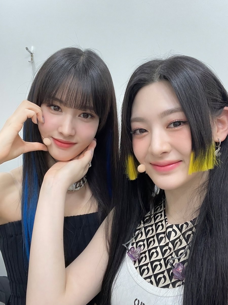 STAYCHARMTW's tweet photo. ❛♡   ⠀⠀ ⊱      ⠀𝘀𝘁𝗮𝘆    ⠀  ❀   ⠀⠀ c͟h͟a͟r͟m͟⠀    ⠀ 𝖓𝖊𝖜  ⠀⠀  こ  ⠀     post. ⠀  #SaveAleXa

Estamos las más bellas en el primer regreso de la bellísima Alexa, felicidades a esta preciosa. https://t.co/7jVa5l8udm
