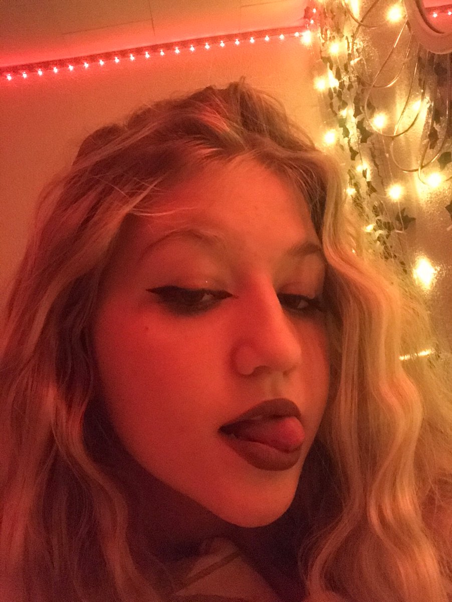 ewitsteigan's tweet photo. THE VIBES ARE GREAT TONIGHT https://t.co/V0i0kYB51n