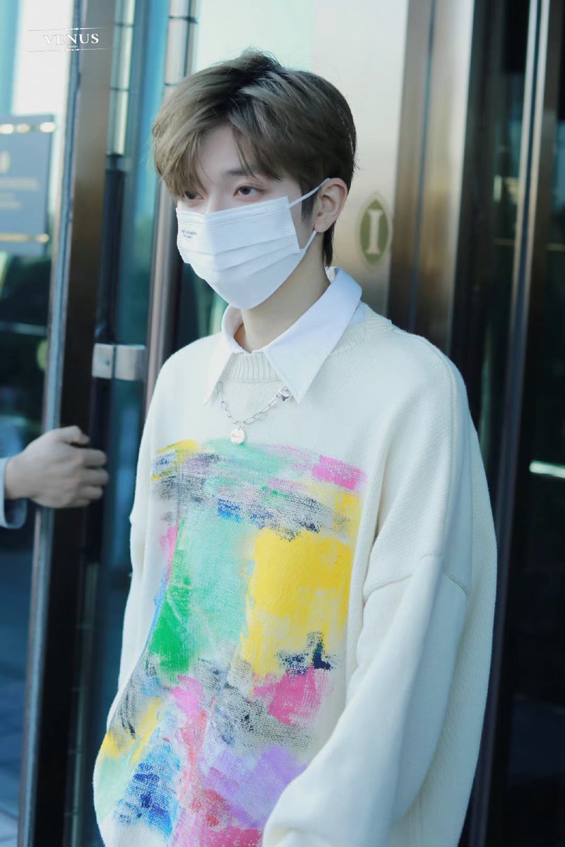 帥哥上班嚕～ 🎠

Ⓒ Venus｜刘冠佑