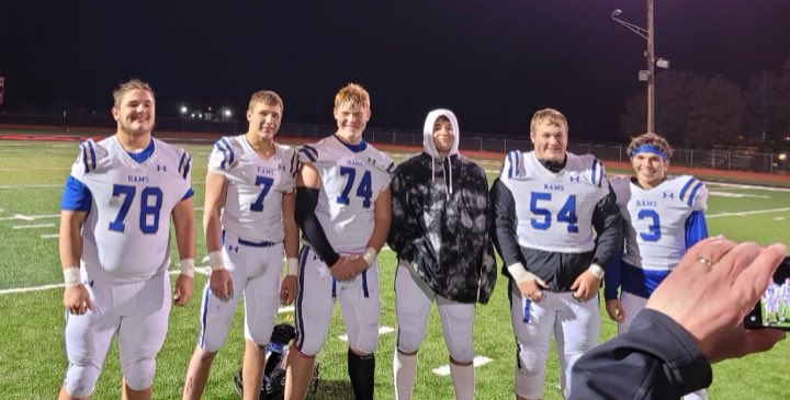garingg78's tweet photo. Couldn’t of asked for a better group to play with this year. I had great teammates and friends to finish my Senior season with. I finished the year with over 30+ 🥞’s, and averaged around a 88-91% Blocking. Good luck to all my teammates in the future. https://t.co/zxVFN9gGrX