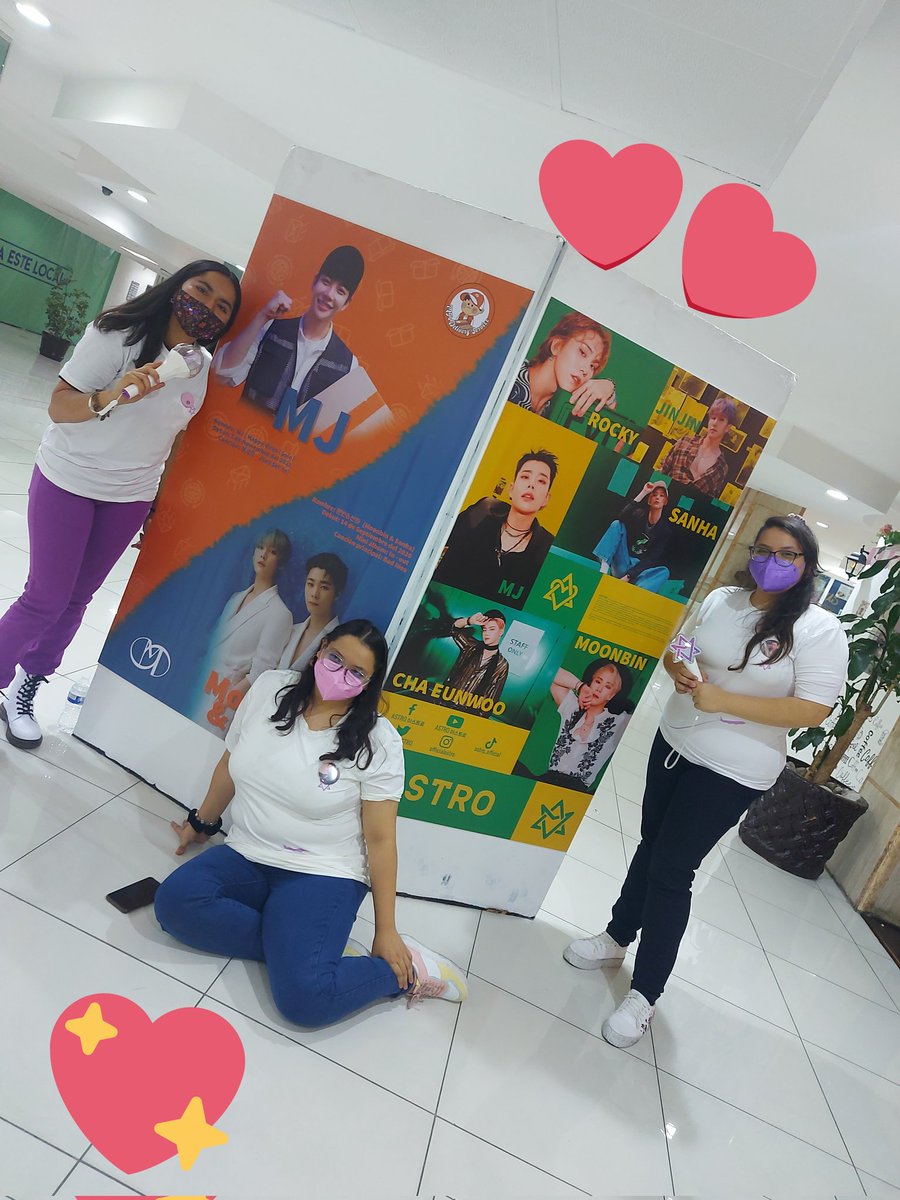 astrObvs_6's tweet photo. Después de tanto esfuerzo puedo mostrar lo que logramos colocar en la exhibición de Kpop💜  

[#ASTRO • #아스트로 • @offclASTRO ] https://t.co/edl2Jnw2Fb