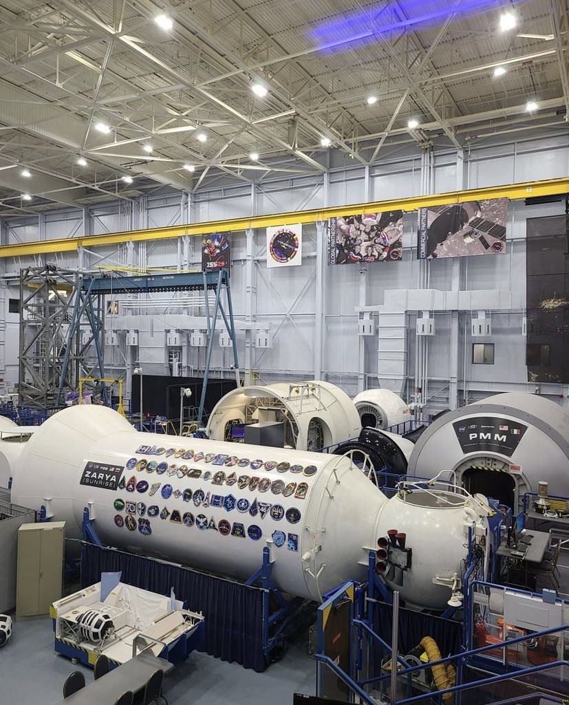SEDSatUM's tweet photo. Space Vision 2021 at the NASA Johnson Space Center! Thank you @SEDSSpaceVision for a weekend full of fun and networking for students around the country! https://t.co/e4hZkVW3lE