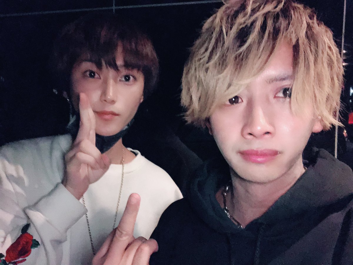 majidesaikouya's tweet photo. 俺のポーズ喧嘩売ってて草
#ホスト #大阪 #ミナミ #東京 #歌舞伎
#スカウト #キャバ嬢 #北新地
#風俗嬢 #ホス狂 #ピエン系女子
#BC最高 #BCグループ #belea #初回ら
#夜職の人と繋がりたい #夜職 #水商売 https://t.co/AkXhmdPsjU