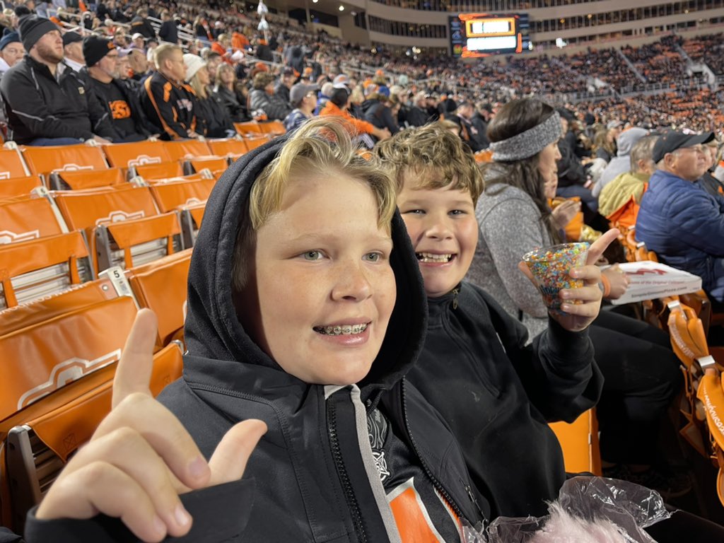 DanKal_Dad's tweet photo. Barry Fans!!!!#GoPokes https://t.co/l8d7lOVfny