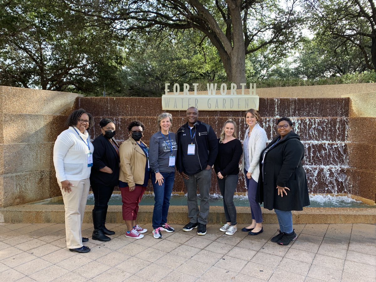 BeckyZalesnik's tweet photo. Hanging out with some of my ⁦@SheldonISD⁩ work friends that ❤️ Science at the CAST Conference. #STATCAST21. 🧬🦠🌡🧪😁⁦@MsAllenSTEM⁩ ⁦@MelissaArcher4⁩ ⁦@SLJackson15⁩ ⁦@LearnWithKirky⁩ https://t.co/AWcsRvrJAM