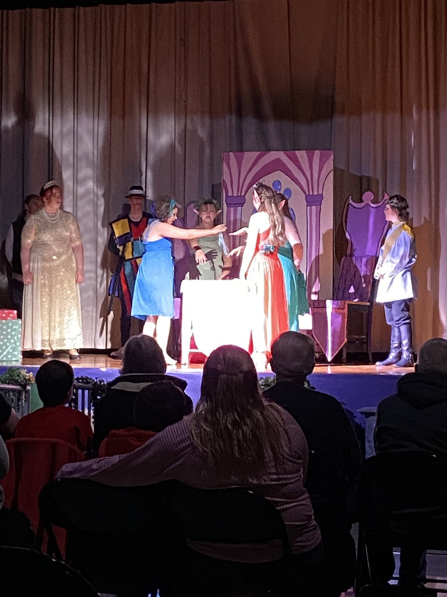 DarrellEdwardsd's tweet photo. Loved watching our GMS performers during their show of “Sleeping Beauty”. Great job!!! @GoshenWarriors @GoshenLocal https://t.co/Wv88Jbmg3x