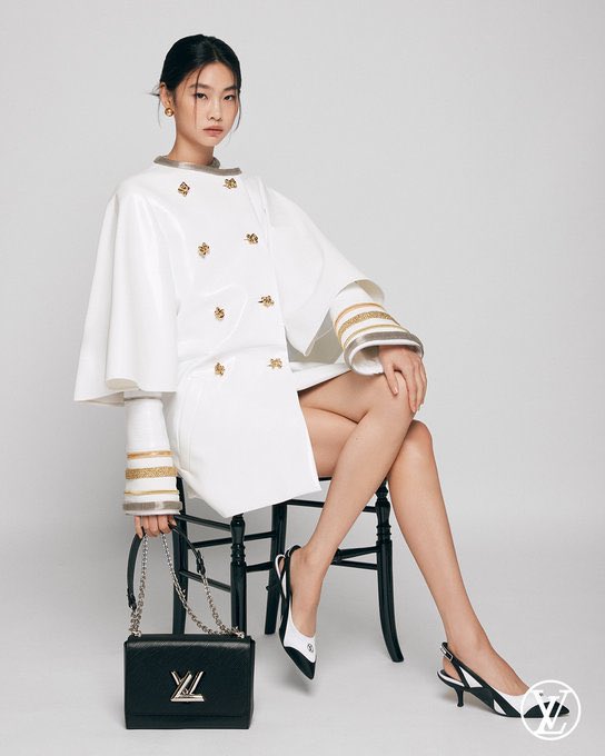 SquidGame_'s tweet photo. Hoyeon Jung since the release of squid game is 400k subscribers to 23,5 million subscribers on instagram. She became the muse of Louis Vuitton and adidas. It really is his year. https://t.co/nKSbOkbfDJ