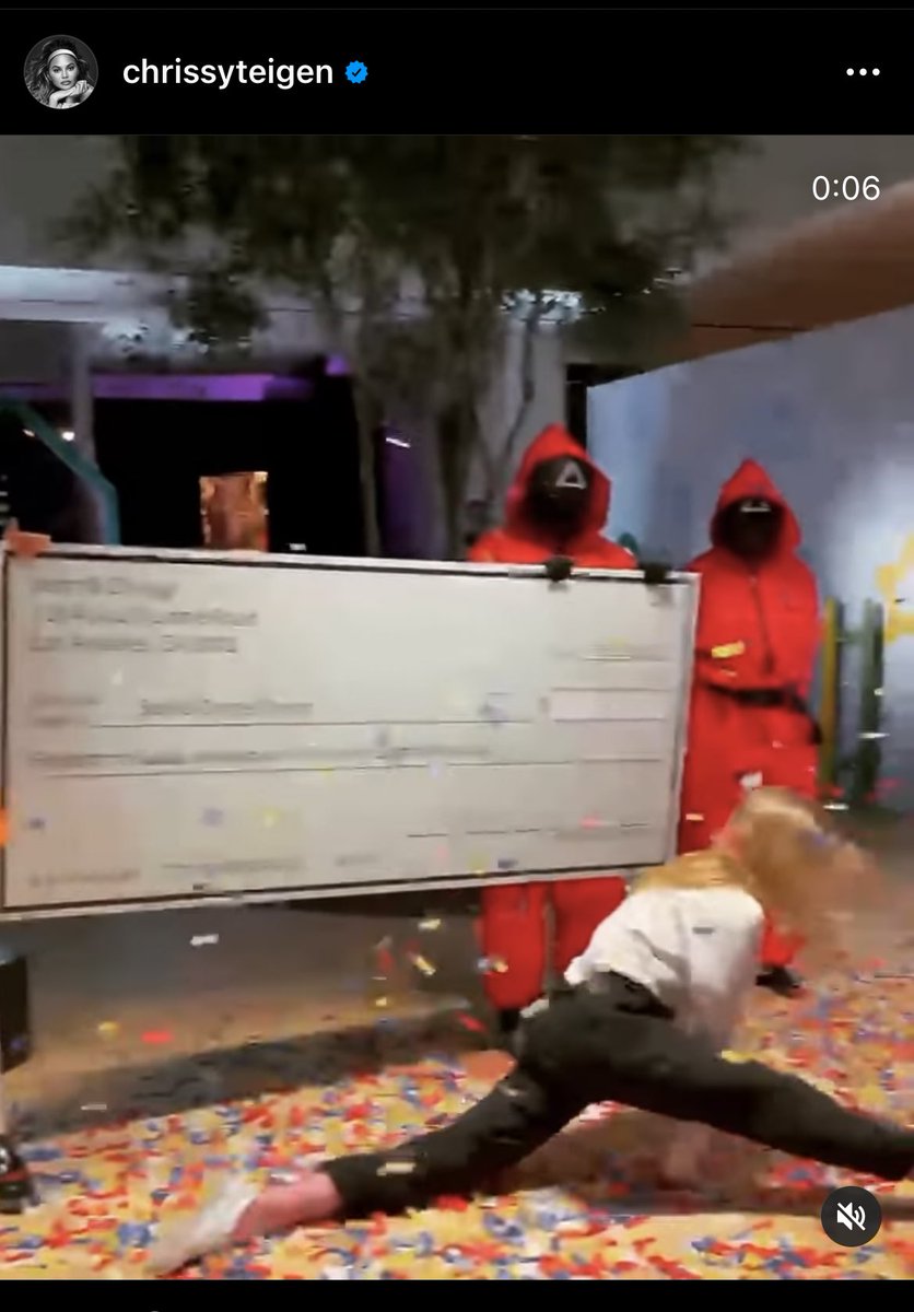 bisquick___'s tweet image. we live in hell