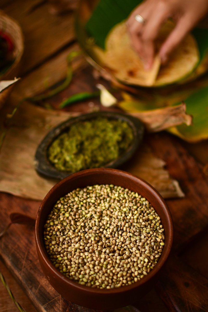 SaiPriya_lp's tweet photo. #sundayvibes Learn to make this Maharashtrian style Thecha Chutney with Hemp Seed .
Recipe Link ➡️ https://t.co/2jWeCU5eVx 
#foodblogger #Recipe #Hemp @satliva https://t.co/MoKQGcqhN7
