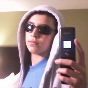 #NewProfilePic #HideYaHoe https://t.co/GCKVsoZ9I1