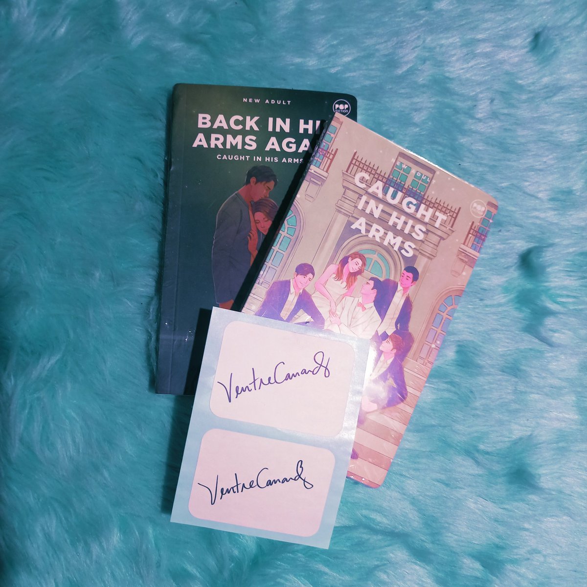 Nicks_Lauron's tweet photo. In his arms bundle just got home!✨ 
Thank you for the wonderful masterpieces kap @VentreCanard_Wp !✨
@VCA_Official

#NoMoreBIHAAWhenKaya
#BIHAAWhenKaya
#BIHAABookRelease
#BIHAACaughtAgain

November 13, 2021 https://t.co/BeWQbxtyKW