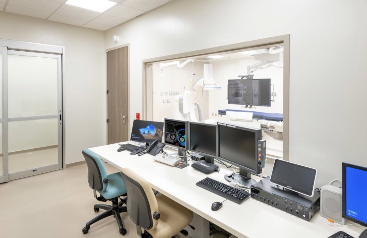 EPICsurgerycenterofAz tweet media