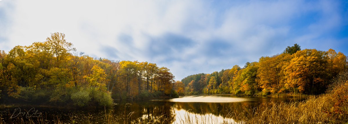 Eastman Lake in Fall

Canon EOS Rebel T7 1/125 f/13 ISO 100

#PanoramicPhotography #Photography #FallFoliage #EastmanLake #Canon