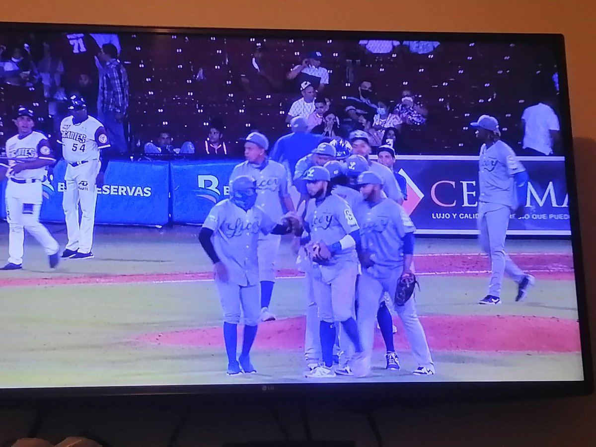 MaximoLaraRD's tweet photo. Ganamosssss @TigresdelLicey frente a los Gigantes

#Oferman https://t.co/yhoflVeqX6