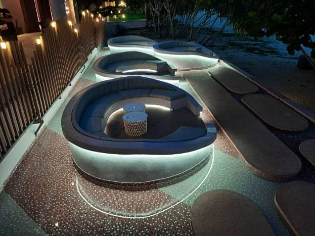 Fahladao1's tweet photo. Lighting concept was "the plankton". After done the installation, apparently it totally became the "jelly fish". Do you reckon?

#lightingdesign #light #jellyfish #beach #architecturallighting #plankton #led #lightartinstallation https://t.co/ufCt3NQXJG