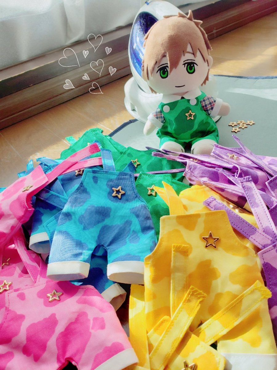 komagome18's tweet photo. 🍙「さろぺぇにぃ、おほしさまついたよぉ⭐」
さて、あとはボタン付けたら完成になるよー
🍙「わぁーいぃ\(^o^)/」
#Free手芸部活動報告
#Splash18 https://t.co/BIWb7uy4Wa