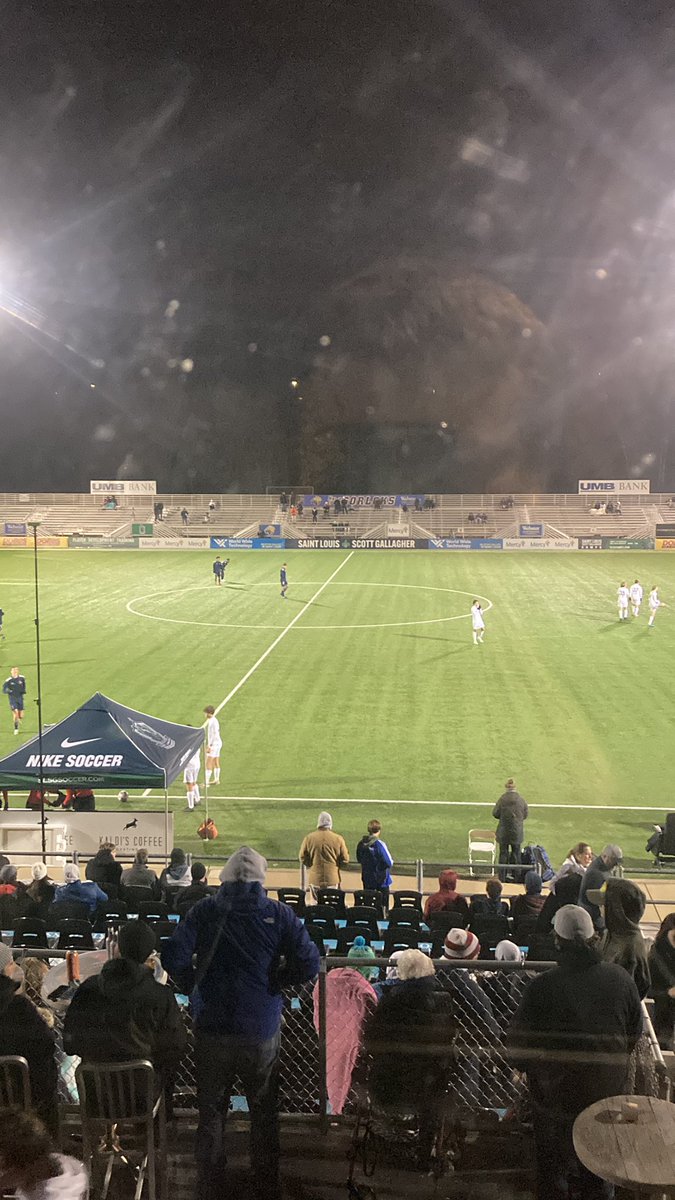 JCMWarhawk10's tweet photo. 1β: The U17 match has now kicked off between SLSG and City SC.
#STLDerby #MLSNext https://t.co/1rTbcs7cjR