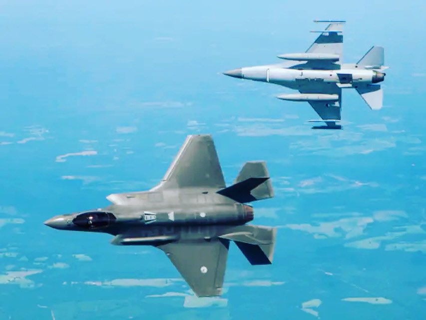 bilbo10928771's tweet photo. Added some mods on to project wing man let’s take to the sky’s https://t.co/d5VnXkQ9GJ #twitch #twitchaffiliate #streamer  #flyingsimulator #jetfighters #projectwingman #gamer @fur_trap @VRLolathon @RangerMuffin @16bit_Snowtiger @SagaA0 https://t.co/AJWwf84lUk