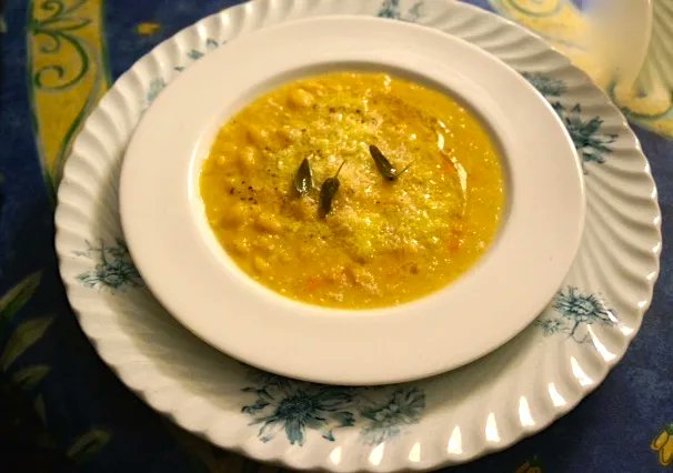 It's soup weather in the PNW, the secret to this one is a good olive oil buff.ly/3Ho4Elw #food #travel