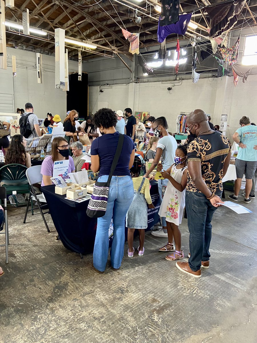 BCPSFineArts's tweet photo. Kudos to Mr Lopez & Ms D’Apuzzo and talented Dillard art students getting out into the community showing all the awesomeness they do at the Small Press Fair #SPFFTL #ISProjects @browardschools @suptvcartwright @DCArts @TechDillard @ReverendRos @danielgohl @drnmancini https://t.co/2EuEhigjZQ