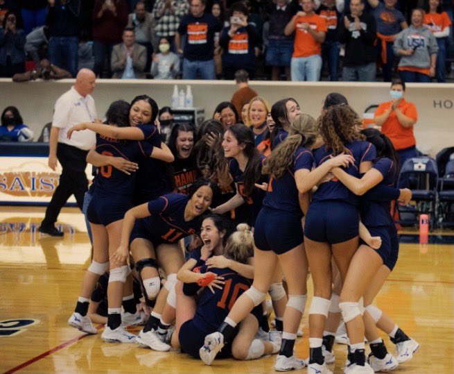 samanthavala's tweet photo. So proud of us for making history today!!! State here we come 🧡💙 @BrandeisVB08 https://t.co/pICcDZBzVk