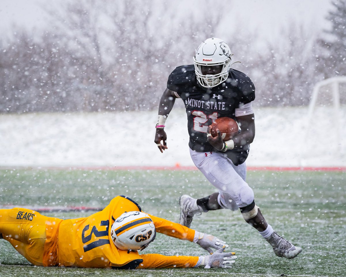 ArbautPhoto's tweet photo. MSU Football vs CSP 11.13.21 https://t.co/RpCDuEWElm