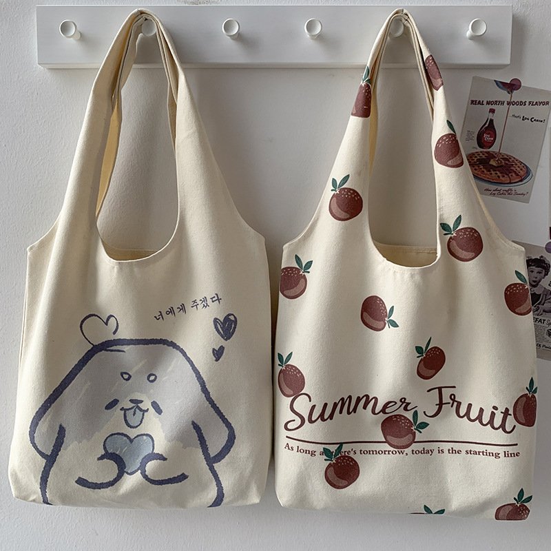 mebags_'s tweet photo. 🐹#พร้อมส่ง กระเป๋าผ้า hamster &amp; summer fruit🥝
🫐วัสดุ : ผ้าแคนวาส

🌿ราคา 149.- (รวมส่ง)🌿

🥜 ขนาด : กว้าง 36*สูง 37 cm
🍞 สายสะพายยาว 26 cm
#กระเป๋าสะพายข้าง #กระเป๋าผ้า 
#กระเป๋าพร้อมส่ง #กระเป๋าแฟชั่น 
#กระเป๋าสะพาย #กระเป๋า #กระเป๋าเป้ 
#กระเป๋าใส่ไอแพด #ถูกและดี https://t.co/UYOC5W7XJR