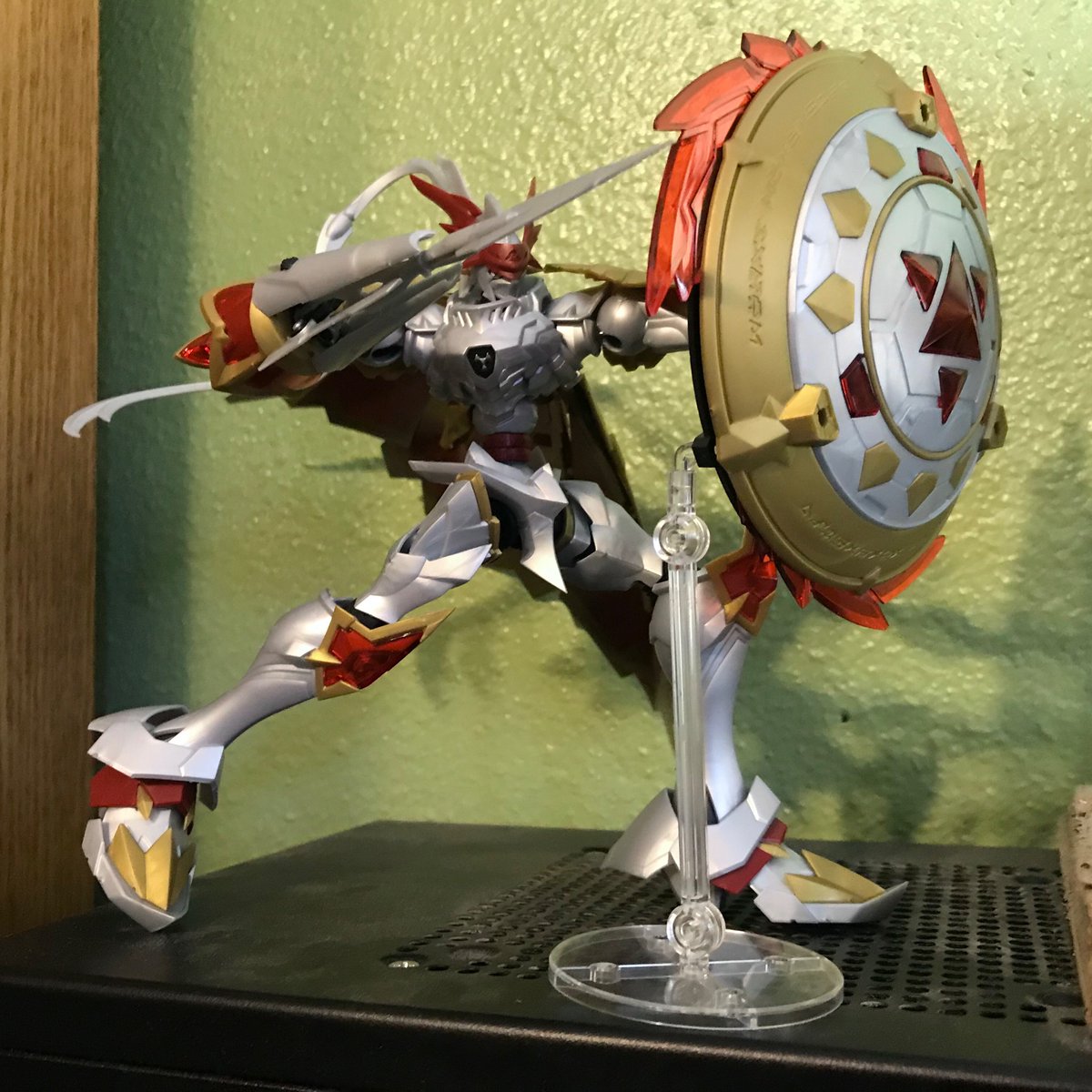 GoblinWannabe's tweet photo. Finished my gallantmon kit. Put him with blackwargreymon for now but I started making room next to my other knight kits. Also I got 2 other kits ready to be build and this ones next, yep more knights. Now I really need to draw some more.
#digimon #figurise #gunpla #cybaster https://t.co/z6seuYdfKo