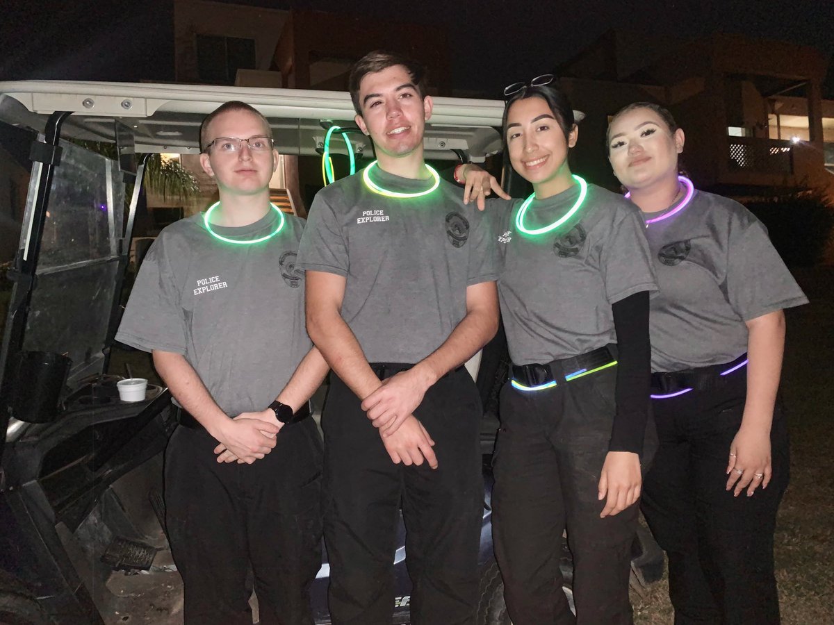 GPDAZexplorers's tweet photo. Explorers having fun and helping out at the red and blue golf tournament ⛳️🏌🏼‍♀️🏌️‍♂️ #GPD #explorers #policeexplorers #policecadets #golf #golftournament  #glowinthedark https://t.co/hurKMC1s9g