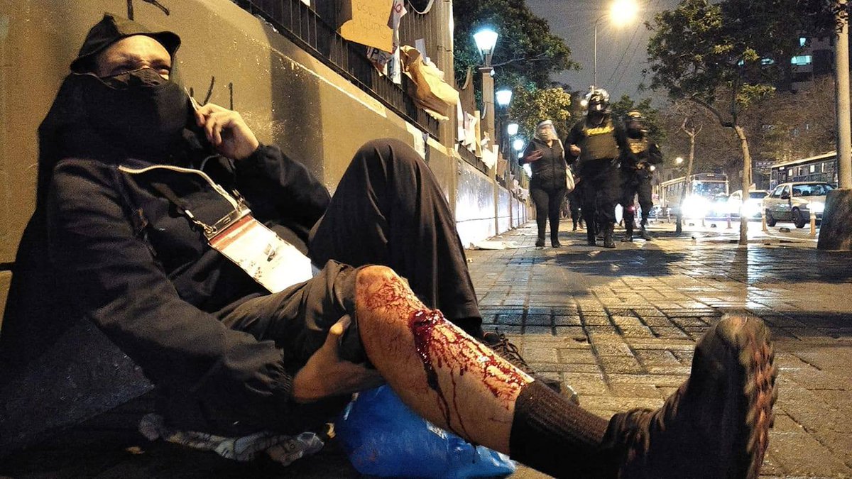 zulianalainez's tweet photo. #Perú Ayer se cumplió un año de represión policial contra Alonso Balbuena de @Ojo_Publico y Alonso Chero de @elcomercio_peru junto a otros 38 colegas que cubrieron protestas en defensa de la democracia a nivel nacional (1/3) https://t.co/mdWc2iw1CV