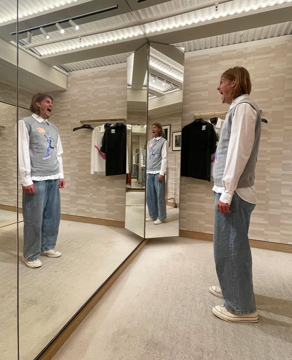 OneRuelBrasil's tweet image. 📲 Ruel via Instagram 

"três é uma multidão"