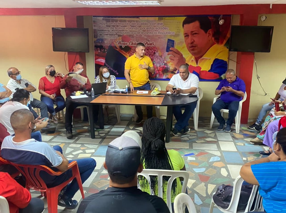 Seguimos trabajando de manera organizada y disciplinada con el Poder Popular de @MiCiudadSF, columna vertebral de nuestro <a href="/PartidoPSUV/">PSUV</a>.

San Francisco será ejemplo de Victoria Revolucionaria. ¡Nosotros Venceremos!

#YoSoyDeAqui☀️
¡Juntos Con Am♥️r Hacemos Más!