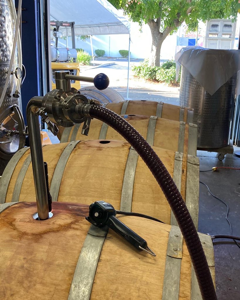 _honssolo's tweet photo. Great day barreling down some Cabernet. And had a friend stop by that’s been gone for a few months. 😁👍🏼 #bakerfamilywines #cabernet #winework https://t.co/DuniG5EvNS