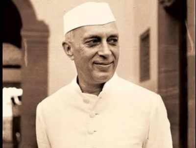 Remembering Pandit #JawaharlalNehru on his birth anniversary. He advocated democratic socialism &amp; secularism &amp; encouraged India's industrialization beginning with the implementation of first five year plan which emphasized the importance of agriculture production.

Tributes.