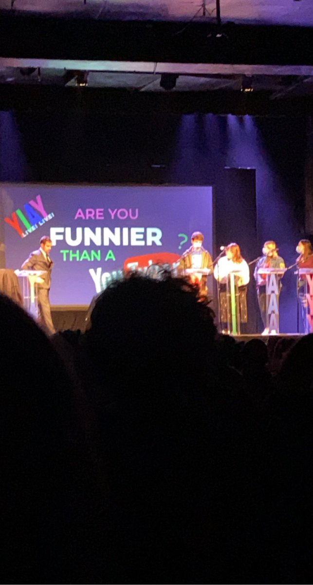 emmascringe's tweet photo. tonight was truly a trip, i’m so happy i got to see jack and friends 🥺 https://t.co/zj4hyUfAm7