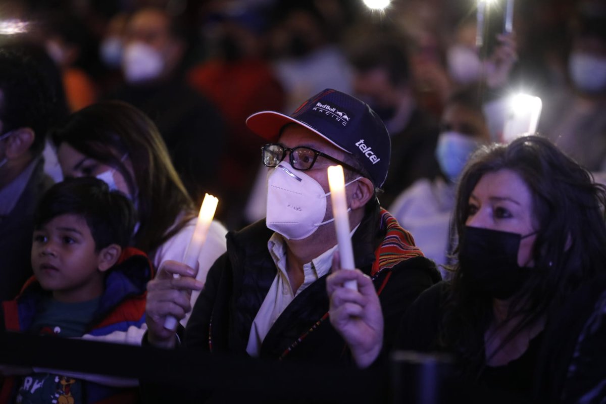 🎄🎅🏼 Encendamos juntos la Navidad, es el show musical de 18 artistas y la Big Band de Querido Arte, los cuales se presentaron en el centro comercial Majadas Once, para inaugurar la temporada navideña. 🎶❄️

📸Cecilia Vicente 
✍🏼Marisol Vásquez

#TradicionesDCA #FiestasNavideñas