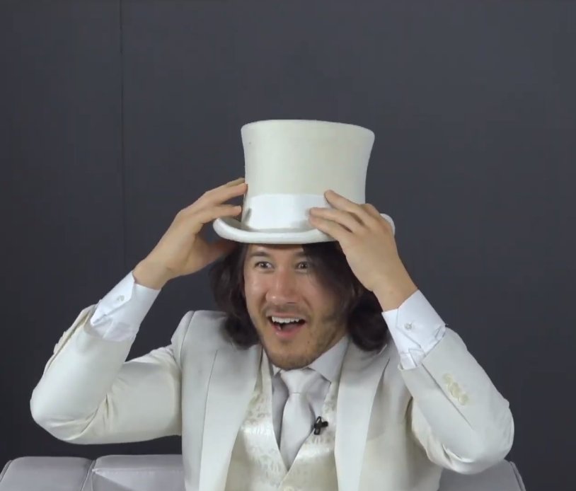 xexen24's tweet photo. Do y'all remember how happy Mark was when he got the hat? #UnusAnnus #marksnewhat #WeWereHere https://t.co/zq3AFHyEUT
