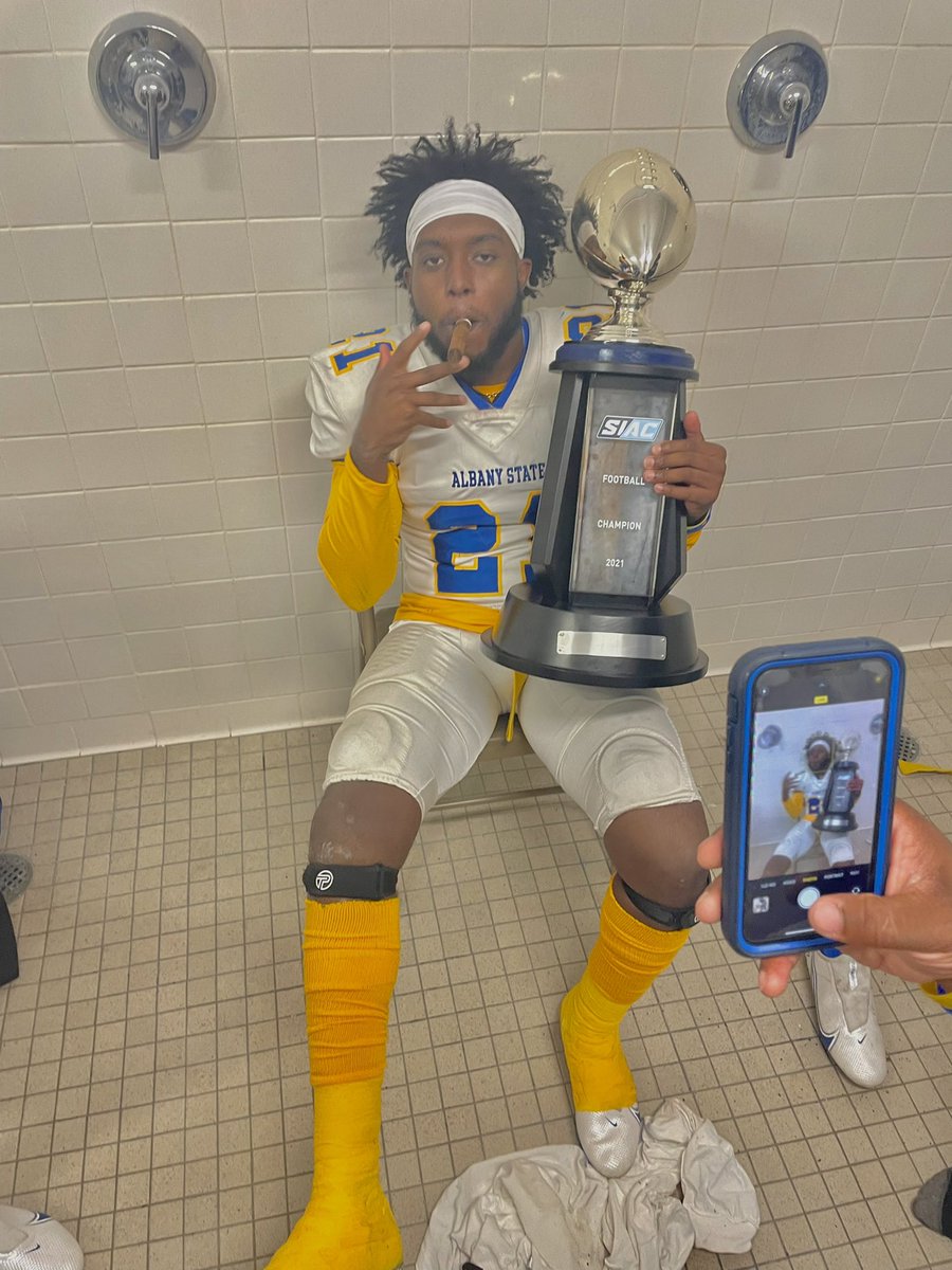 xxJmoney22's tweet photo. Presidential rings ๐ @ASUGoldenRams #ringszn #LLAD57๐ https://t.co/xOHGT86LwK