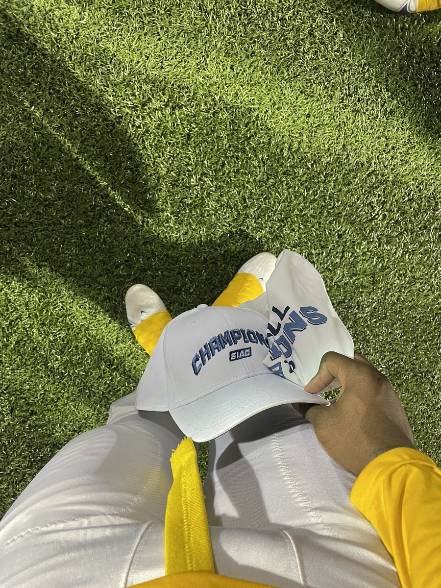 xxJmoney22's tweet photo. Presidential rings ๐ @ASUGoldenRams #ringszn #LLAD57๐ https://t.co/xOHGT86LwK