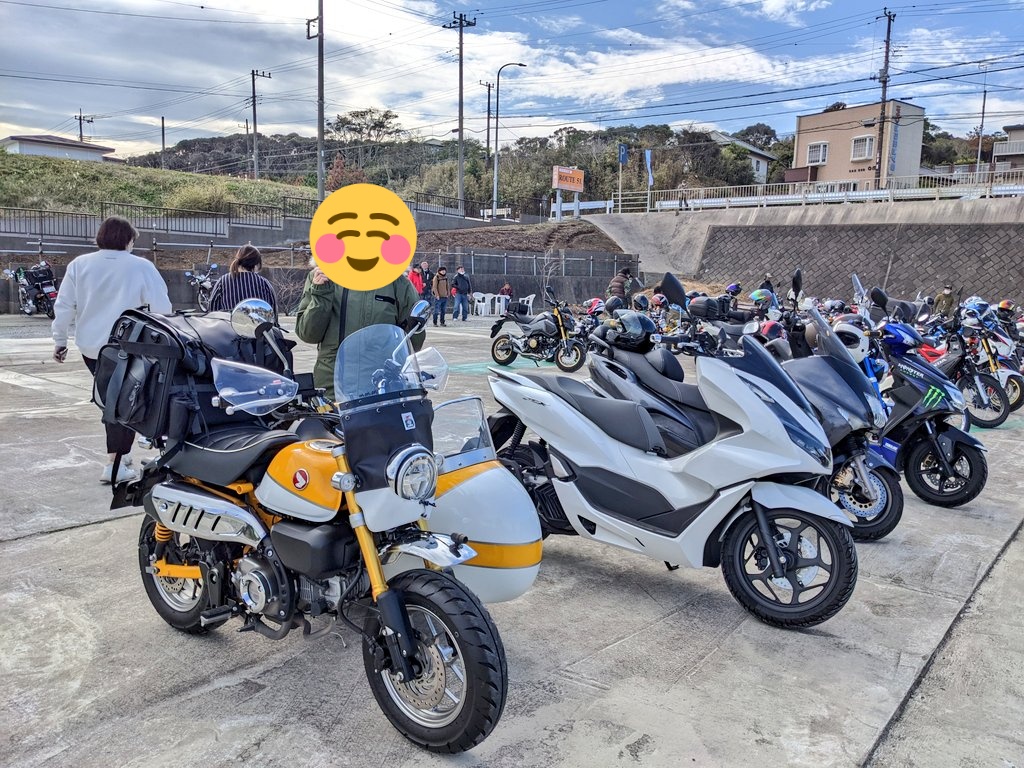 MonkySidecar's tweet photo. ミーティング会場に来ました。新旧いろいろ
#ドルコパ125cc以下
#ROUTE51 https://t.co/OfwyKTqk26