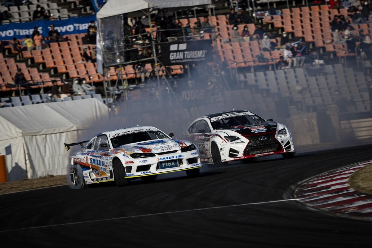 先日のD1GP オートポリスRound9&10
沢山の素晴らしい写真が届いたのでご紹介
その5

追走トーナメント ２回戦‼️

#teamvertex
#sailuntire
#D1GP 
#vertex 