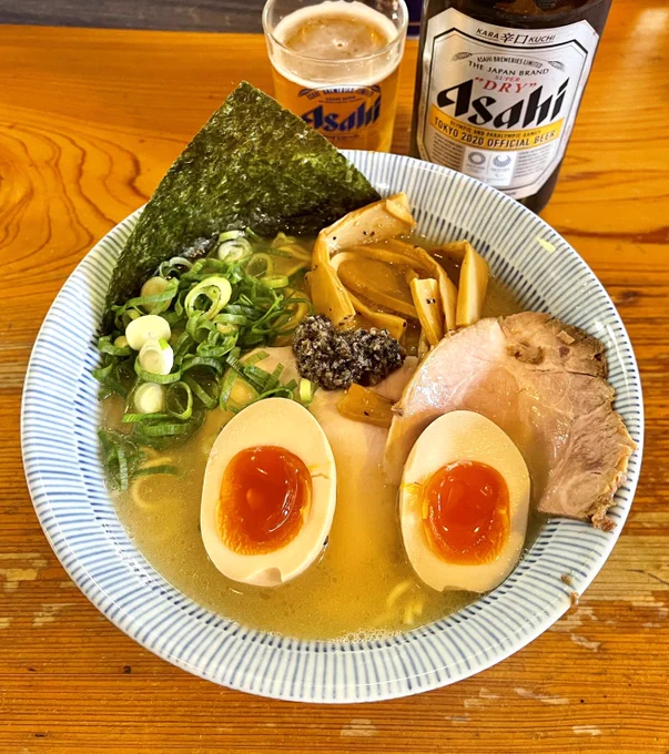 渡来人さんで念願の「とり塩そば」を頂きましたー!!超コクのあるスープの美味しい麺ー!!大変美味しかったですー!!プレゼントされたイラストも拝見出来ましたー!!ご展示頂けて大変光栄ですー!!ありがとうございましたー!! 