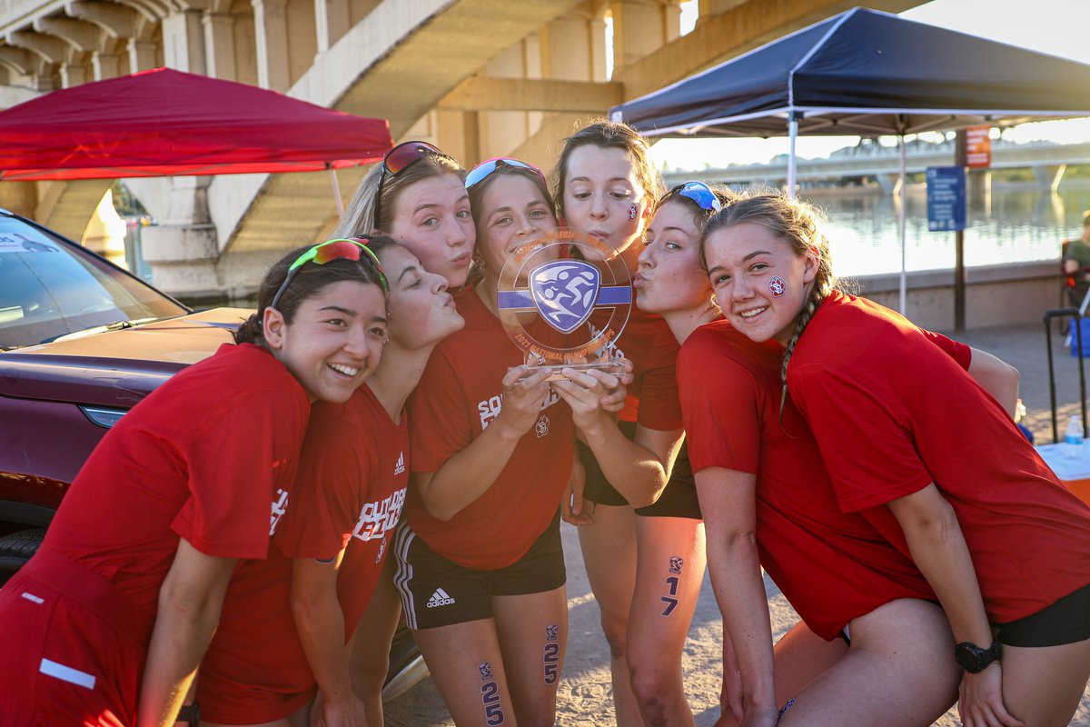 Third place at nattys. 🏆

📰: Yote.us/3cchG6Z

#GoYotes x #WeAreSouthDakota 🐾