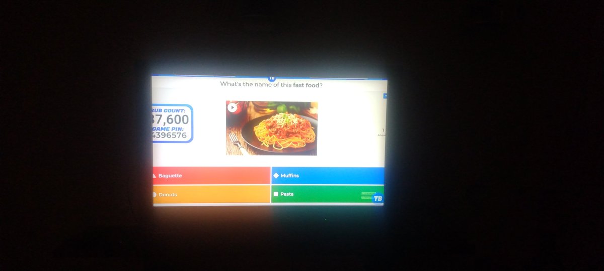 DHernanrez's tweet photo. @missadrimarie17 No one but me trying to play kahoot https://t.co/cCbj7XYg4f