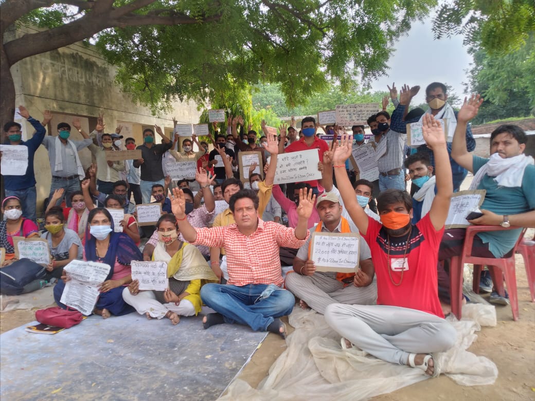 माननीय शिक्षामंत्री जी आपसे बार बार एक ही बात कह रहा हूँ137000पदों को पूरा भर दीजिए अभी69kATRE गतिमान है जिसमें अभी तक 1000+ सीटें रिक्त हैं और68500में22K+रिक्त सीटें हैं योग्य अभ्यर्थी धरना-प्रदर्शन कर रहे हैं तब आप नहीं सुन रहे अगर ये धरना न देते तो क्या होता #ADD22K_IN69K