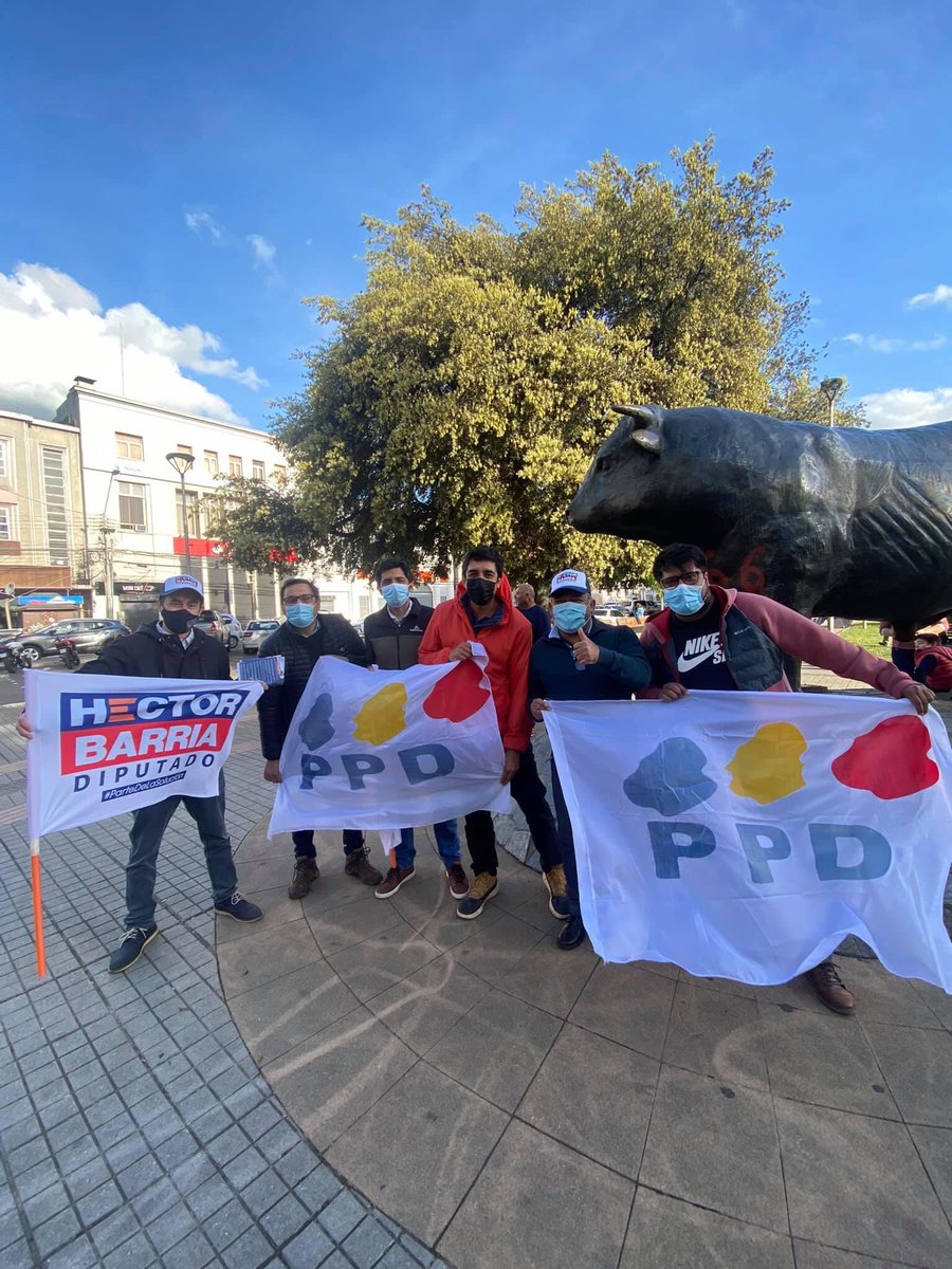 hectorbarria's tweet photo. #Osorno
🔴🟠🔵 
Quiero agradecer el apoyo del PPD comunal de Osorno a esta candidatura. Buscaremos representar sus ideales en el Congreso, y con su gente. 

#HectorBarriaDiputado🔆🔆
#ParteDeLaSolucion 🔆🔆 https://t.co/opbLywVjLi