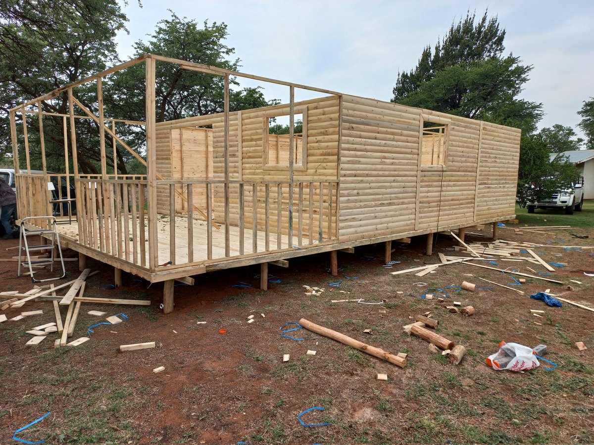 KameelAnd's tweet photo. The start of our "Great Escape" cabin. Busy getting it ready so that we can welcome guest's to our new cabin. Here they can relax in the country atmosphere and watch the sunsets and the stars at night.
#kameelrustandvrede
#northwest
#router377
#KameelZA https://t.co/eKHNvuZPz4